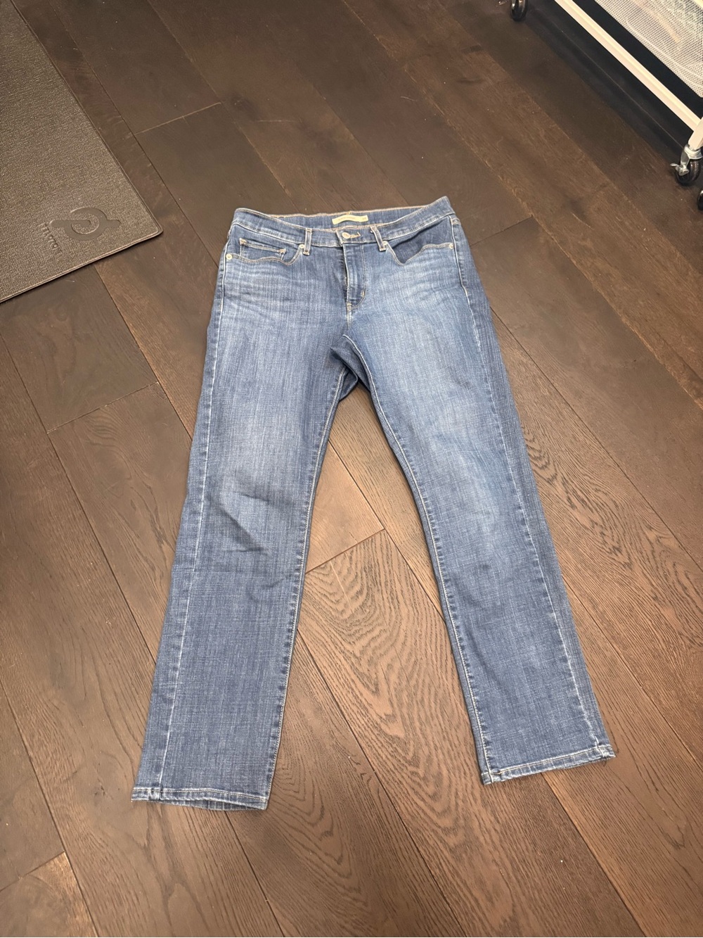 Women’s Levis Straight-Leg Jeans